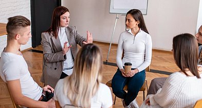 Szkolenia miękkie: jakie kompetencje miękkie rozwijać u pracowników?