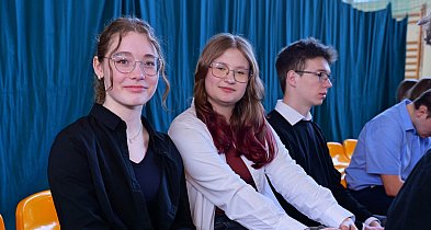 Stypendia starosty. Czołowi uczniowie Nowodworka, ZSLiA i ZSLiT / LISTA I ZDJĘCIA