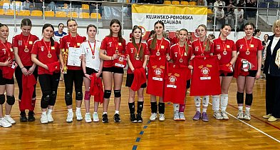 Licealistki z Tucholi siatkarskimi wicemistrzyniami województwa