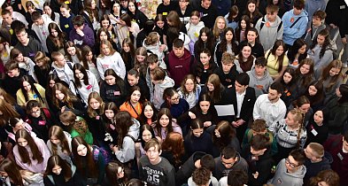 Uczniowie Nowodworka przekonywali, aby zasilić od września ich szeregi / FOTO