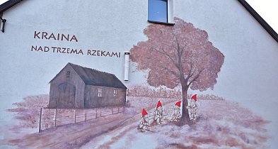 Przyrowa ma swój mural z kraśniętami