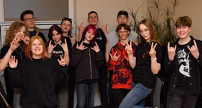 TOK&ROCK na dużej scenie Tucholskiego Ośrodka Kultury. Z gośćmi! / ZDJĘCIA FILMY