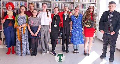 Zgrani - młodzieżowa grupa teatralna z Cekcyna przed publicznością / ZDJĘCIA