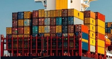 Jak producenci opakowań wspierają bezpieczny transport w kontenerach?