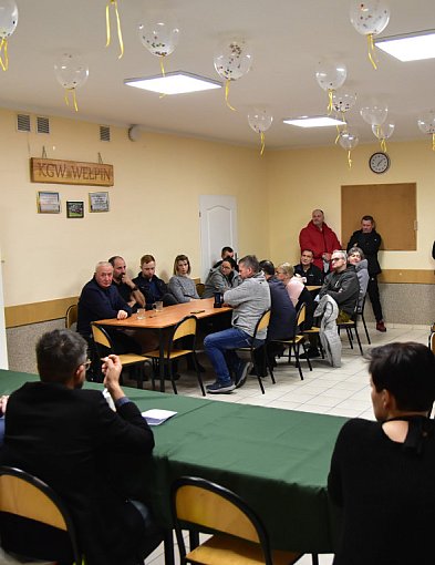 Co z blachami na drodze w Wełpinie? Powiat przyjechał zapowiedzieć zmiany! / FOTO-24428