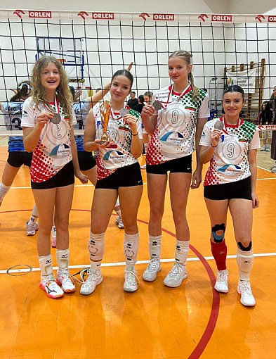 SIATKÓWKA: Młodziczki trzecie w województwie! Jest awans i wyjazd na Podlasie