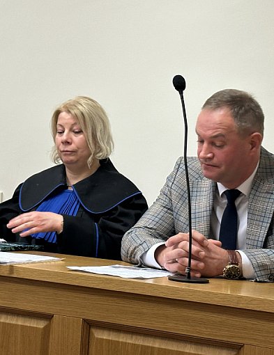 Urbański kontra wójt Kożuch PRZED SĄDEM. Budowlaniec domaga się pieniędzy od gminy