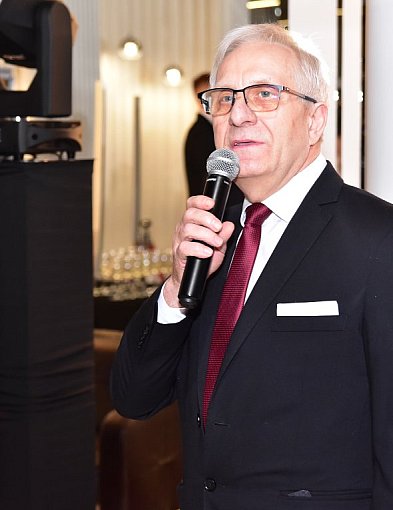 Jerzy Kornaś żegna się z ZSLiT w Tucholi po ponad 40 latach! Konkurs na dyrektora