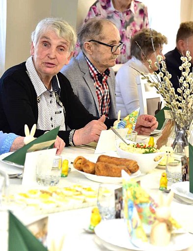 Przy świątecznym stole. Śniadanie wielkanocne w DDS+ w Gostycynie