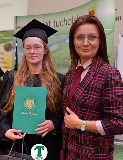 Wyższa szkoła w Tucholi żegna absolwentów. Natalia Kolassa najlepsza z...