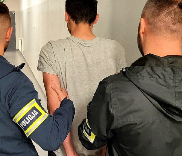 27-latek usłyszał zarzut posiadania znacznej ilości środków odurzających-23627