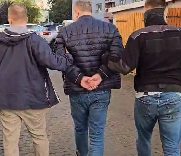 TUCHOLA: Tomasz P. miał wysyłać pornografię dzieciecą 11-letnim dziewczynkom-24027