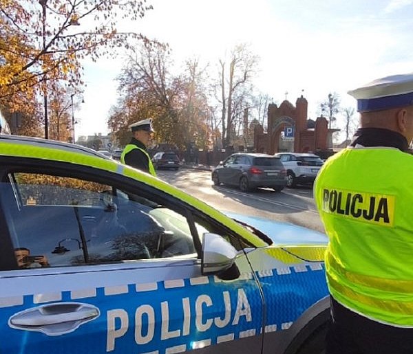 Weekend Wszystkich Świętych na drogach powiatu tucholskiego-24389