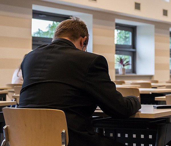 Zmiany w przepisach o wynagrodzeniach. Zapłacą za gotowość do pracy-24404