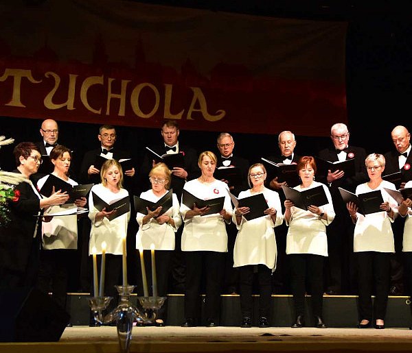 W Tucholi wspólnie śpiewano dla Ojczyzny / ZDJĘCIA-24455