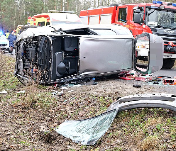 26 grudnia. Wypadek koło Tucholi w obrębie mostu w Plaskoszu. Dwie osoby...-25411