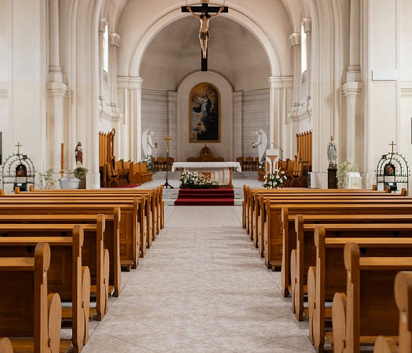 Miliony na Kościół w 2026 roku. Państwo co roku dokłada do duchownych-25475