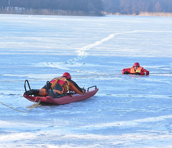 Raciąż: Ćwiczyli, jak ratować ludzi na zamarzniętych akwenach / ZDJĘCIA-25783