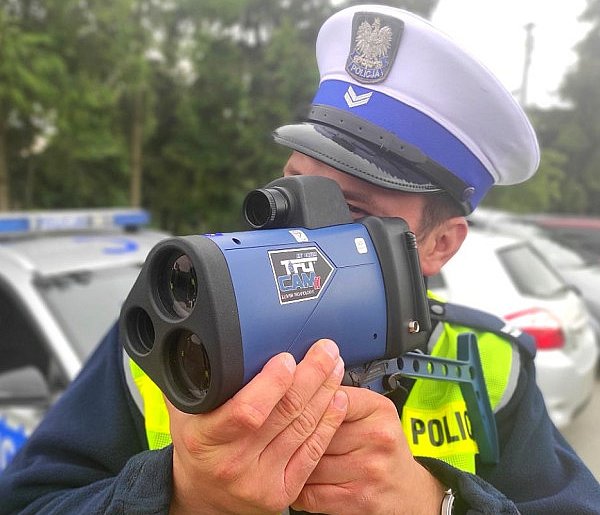 Jechali z o wiele za dużą prędkością! Pożegnali się z prawem jazdy