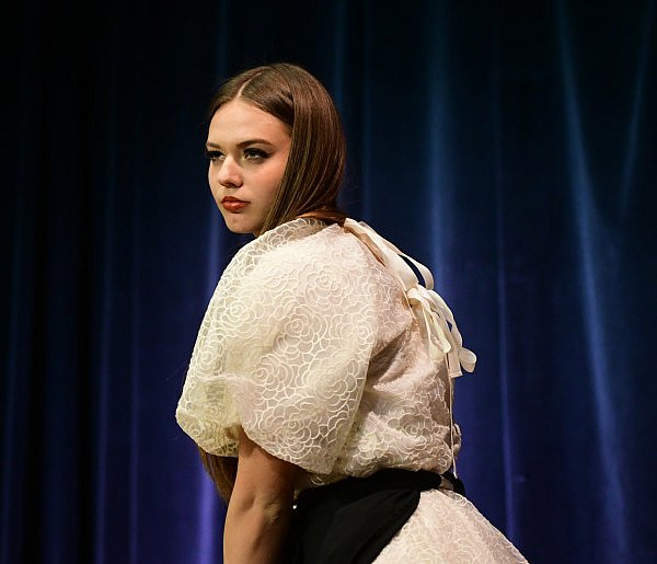 Morderstwo trzech kobiet w Tucholi. Masque z liceum na scenie RECENZJA / FOT