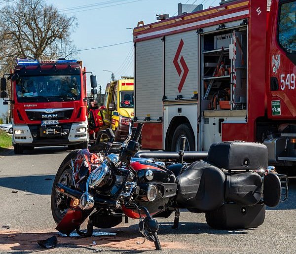 Sobota, Kęsowo. Niebezpieczne zdarzenie z udziałem motocyklisty i kierowcy auta