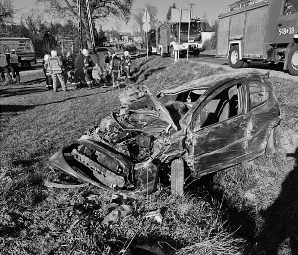 Nie żyje druga osoba z wypadku w Pruszczu... 25-latka, która kierowała autem