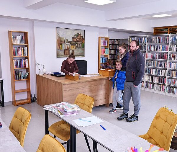 Teraz to BIBLIOTEKA. Tak w Cekcynie wygląda teraz budynek, który ma prawie 130 lat
