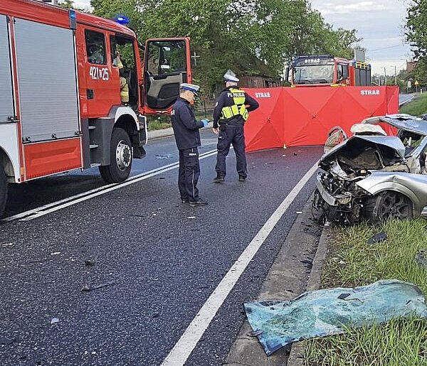 Mieszkaniec Tucholi i pasażerka zginęli w wypadku na DK22