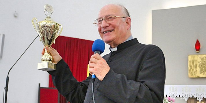 Ponad 40 lat w parafii Rudzkim Moście... Proboszcz  Herold przejdzie na emeryturę!
