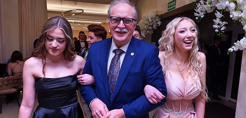 Studniówka ZSLiA Tuchola - CZ. 1 (polonez, otwarcie, pierwszy taniec) / FOT FILM