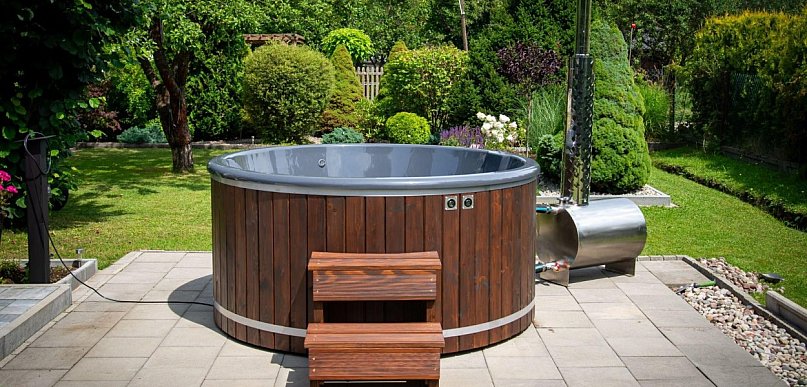 Balia ogrodowa: elektryczna czy z pompą ciepła? Różnica w kosztach zaskoczy