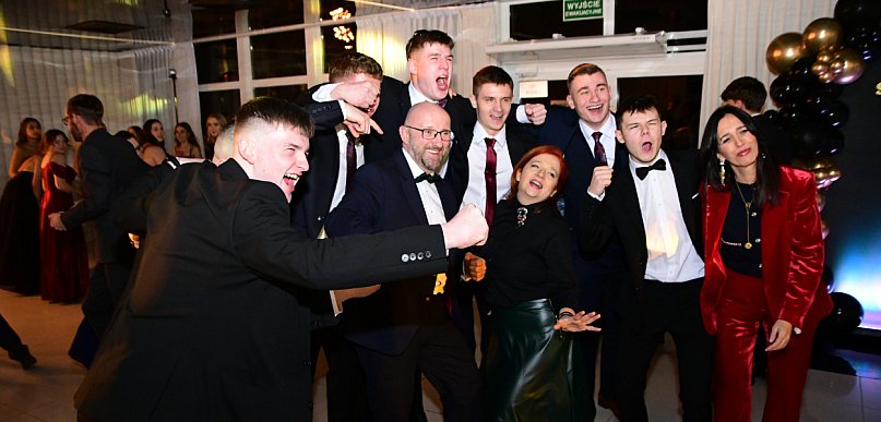 Tuchola: Studniówka "Leśnika" z imprezą i... Familiadą! ZDJĘCIA cz. 2