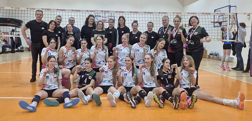 SIATKÓWKA: Młodziczki trzecie w województwie! Jest awans i wyjazd na Podlasie