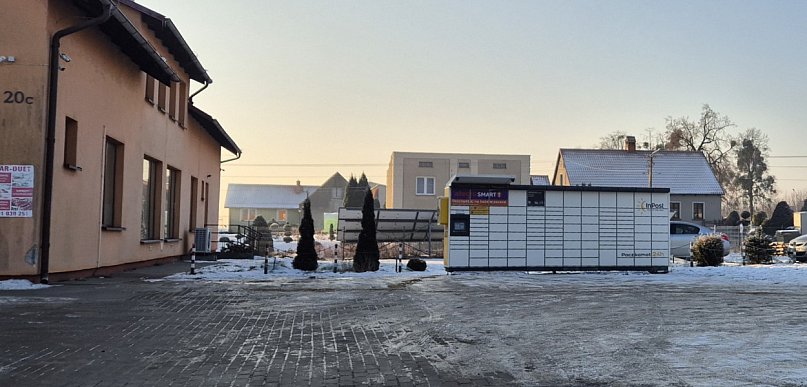 Ratunku szukaj przy... paczkomacie. Nowy defibrylator AED w Lubiewie