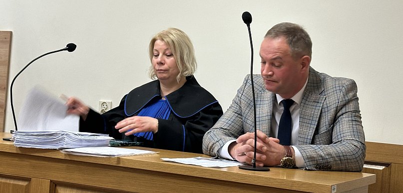 Urbański kontra wójt Kożuch PRZED SĄDEM. Budowlaniec domaga się pieniędzy od gminy