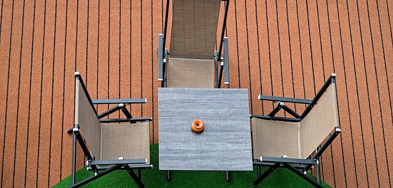 Dlaczego krzesła z technorattanu to najlepszy wybór na polską pogodę?