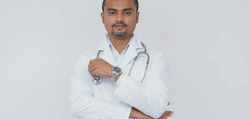 Biały czy kolorowy? Jaki strój medyczny wybrać na praktyki studenckie?