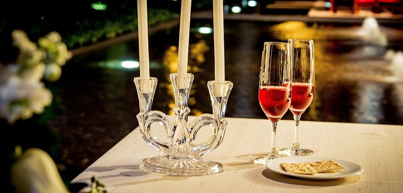 Prezent, który nie kurzy się na półce: weekend dla dwojga zamiast kolejnych rzeczy