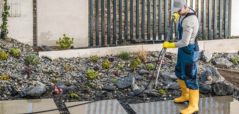 Dlaczego mycie elewacji pozwala odświeżyć budynek bez remontu?