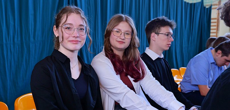 Stypendia starosty. Czołowi uczniowie Nowodworka, ZSLiA i ZSLiT / LISTA I ZDJĘCIA