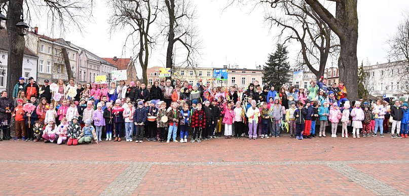 Uczniowie tucholskiej "Jedynki" powitali nadchodzącą wiosnę / ZDJĘCIA + FILM