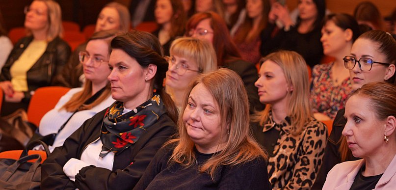 Cisza, która mówi. Jak dotrzeć do "milczącego" dziecka? W Tucholi o mutyzmie...