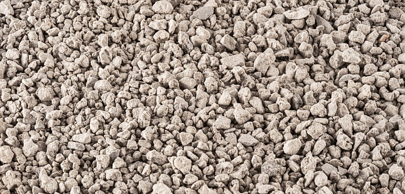 Bentonit w hydroizolacji – jak działa naturalna bariera uszczelniająca?