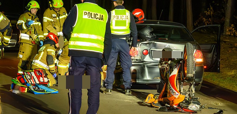 Środa, wieczór. Zderzenie motocyklisty z osobówką w pobliżu Cekcynka / ZDJĘCIA