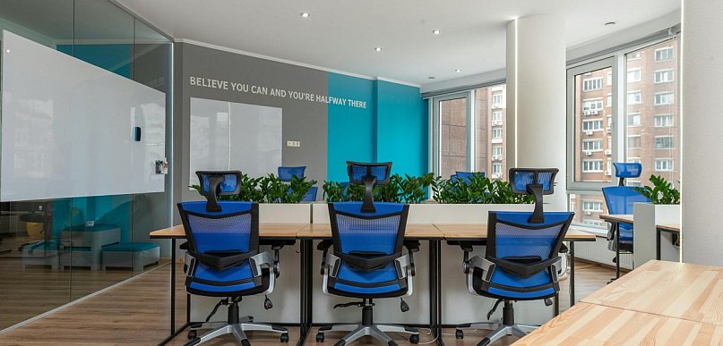 Biura na wynajem Warszawa – jak znaleźć przestrzeń dopasowaną do biznesu?