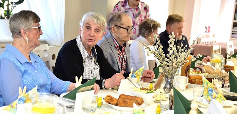 Przy świątecznym stole. Śniadanie wielkanocne w DDS+ w Gostycynie