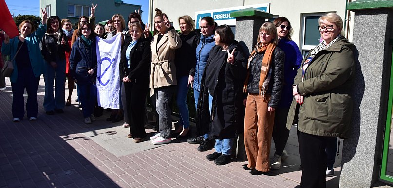 Tuchola: Protest pracowników inspektoratu Zakładu Ubezpieczeń Społecznych / FOTO