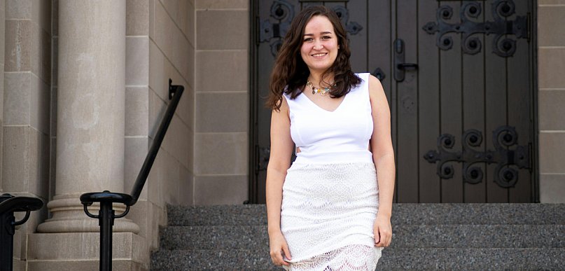 Jak wybrać sukienki do pracy podkreślające profesjonalizm?