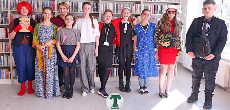 Zgrani - młodzieżowa grupa teatralna z Cekcyna przed publicznością / ZDJĘCIA