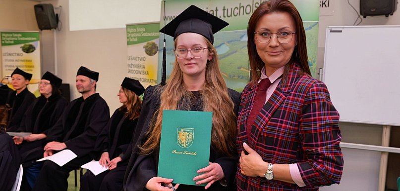 Wyższa szkoła w Tucholi żegna absolwentów. Natalia Kolassa najlepsza z...
